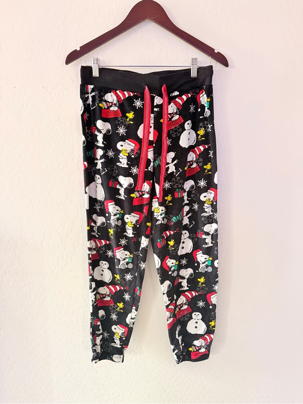 Peanuts Snoopy Christmas Black Pajama Pants Red Accents & Yellow Woodstock Small